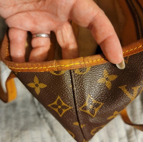 Vintage LV Monogram Bucket Bag - Picture 13 of 16